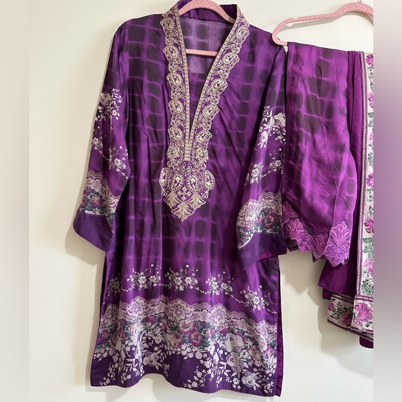 Pakistani Designer Silk Dress 3Pc - Picture 4 of 10